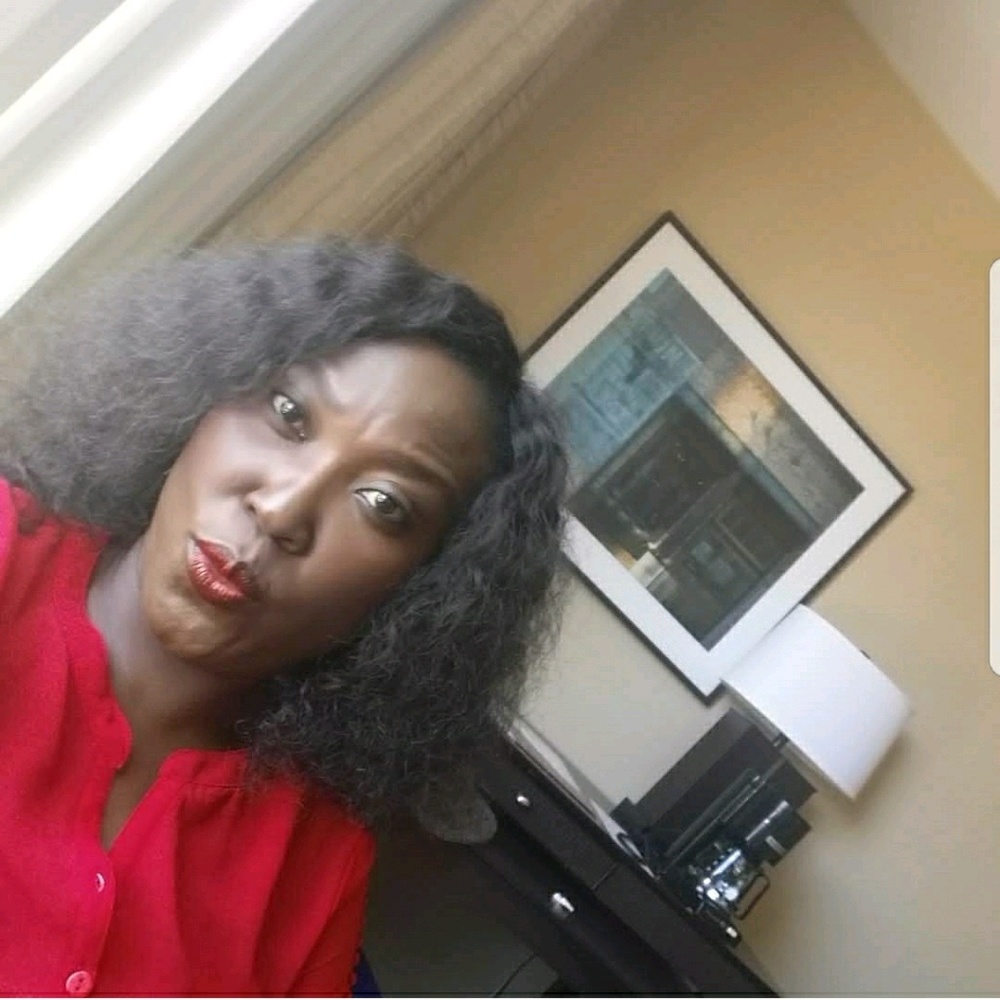 Meet your Posher, Funmi